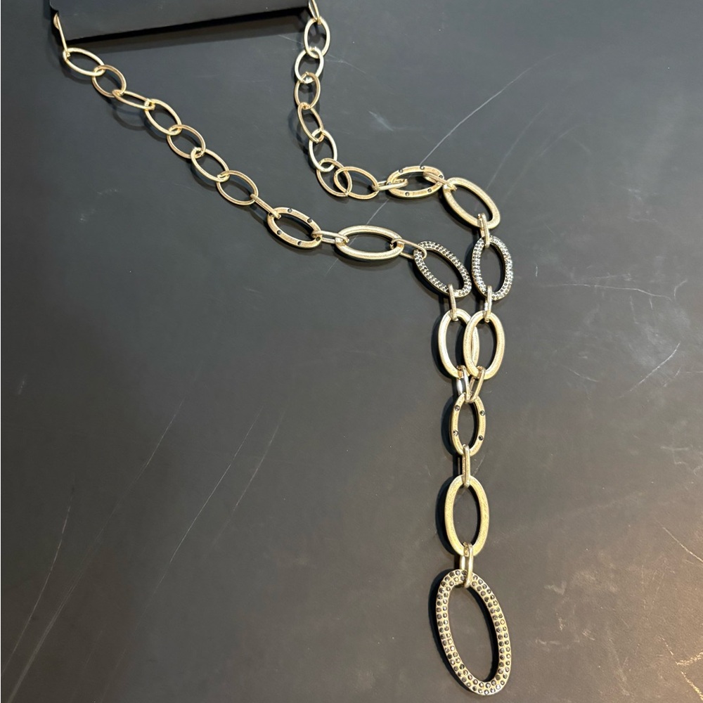 Elegant Gold Chain Link Necklace - Picture 2 of 6